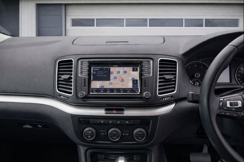 
								Volkswagen Sharan full									